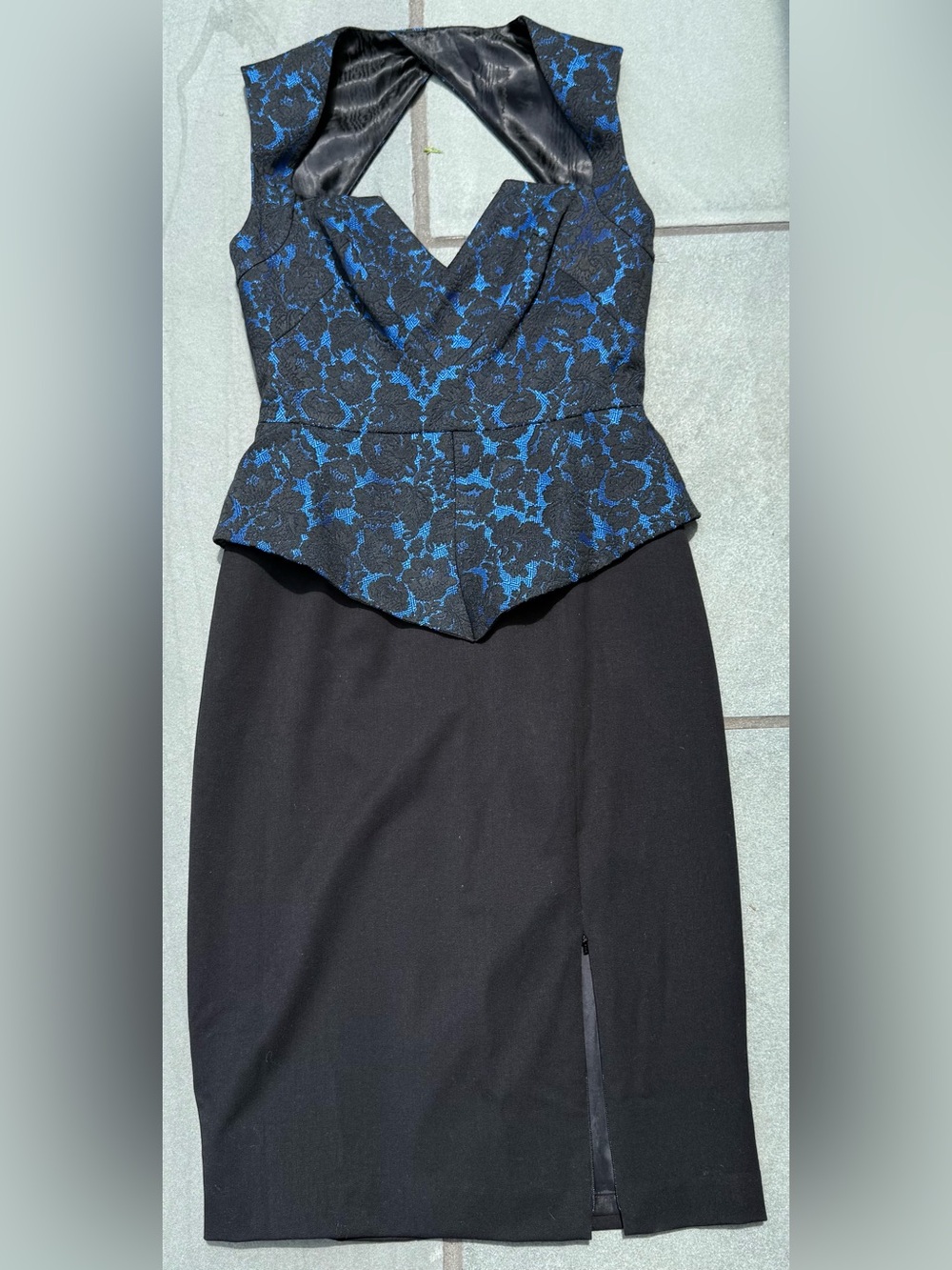 Black Halo Blue Black Brocade Sheath Dress Size 6 Peplum Keyhole Cocktail